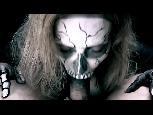 ❤️ Rapariga demoníaca a chupar pilas com a sua boca negra e a engolir esperma. ☑ Porno russo em pt.milf-nut-net.ru ️❤